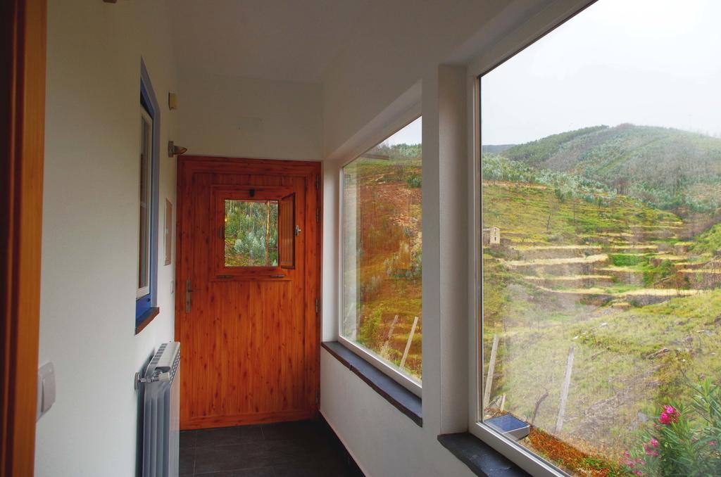Casas Do Sinhel Guest House Cha de Alvares Ngoại thất bức ảnh