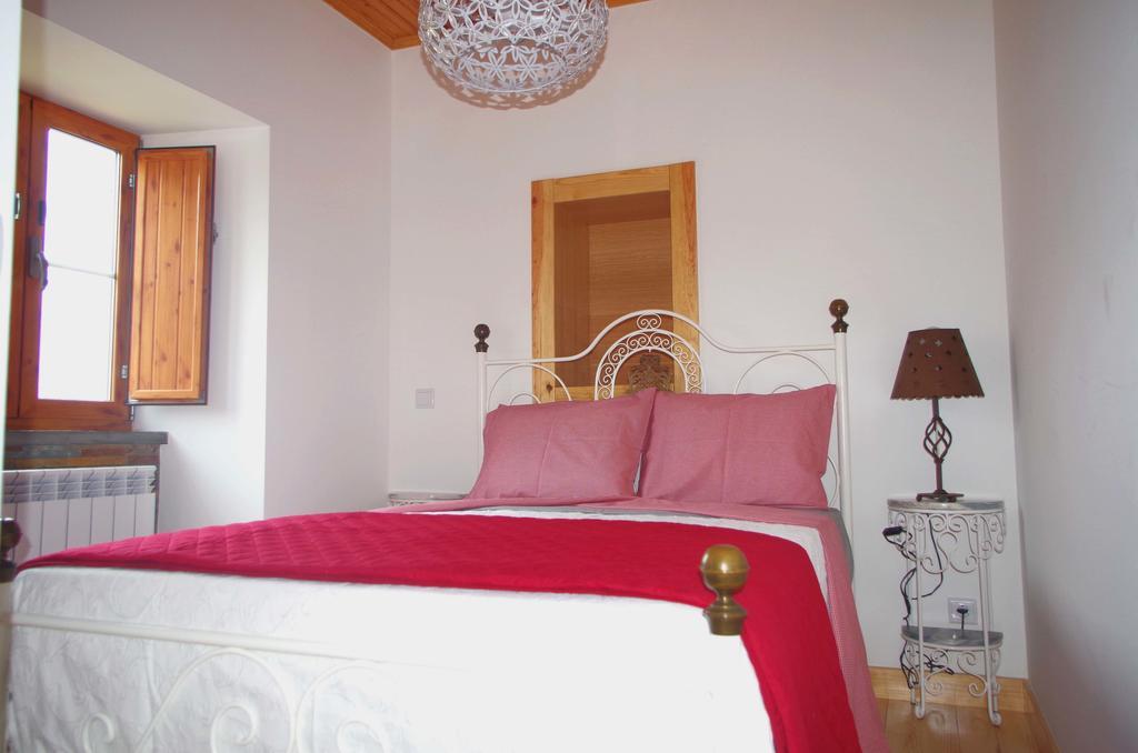 Casas Do Sinhel Guest House Cha de Alvares Ngoại thất bức ảnh