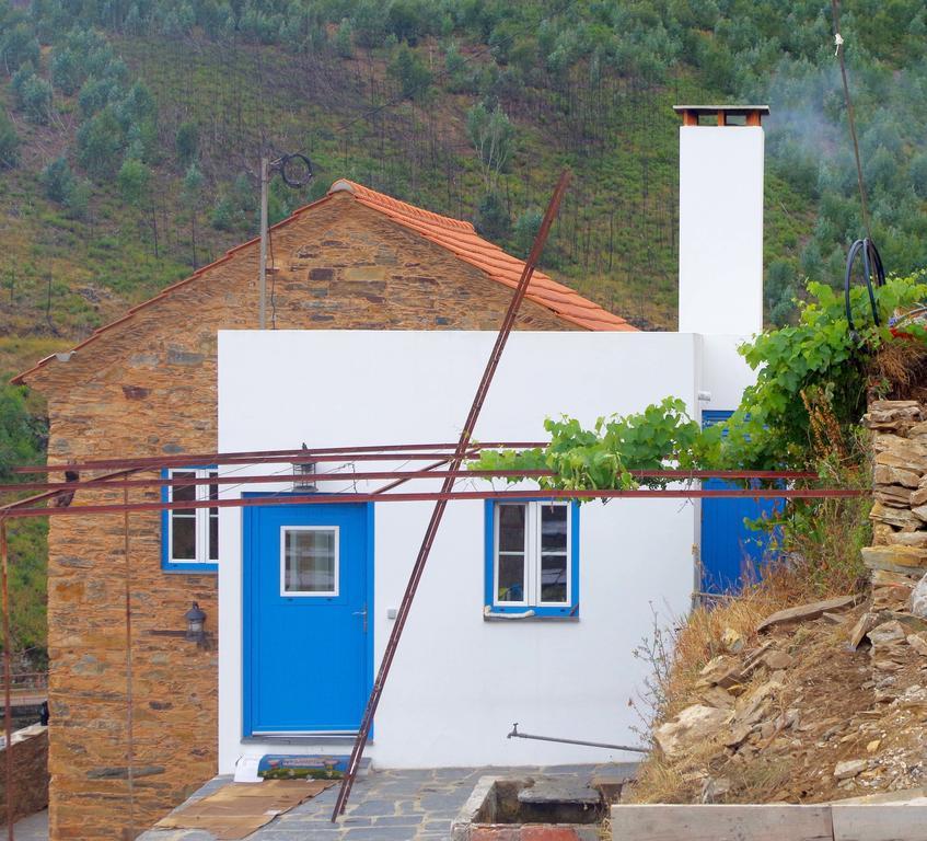 Casas Do Sinhel Guest House Cha de Alvares Ngoại thất bức ảnh